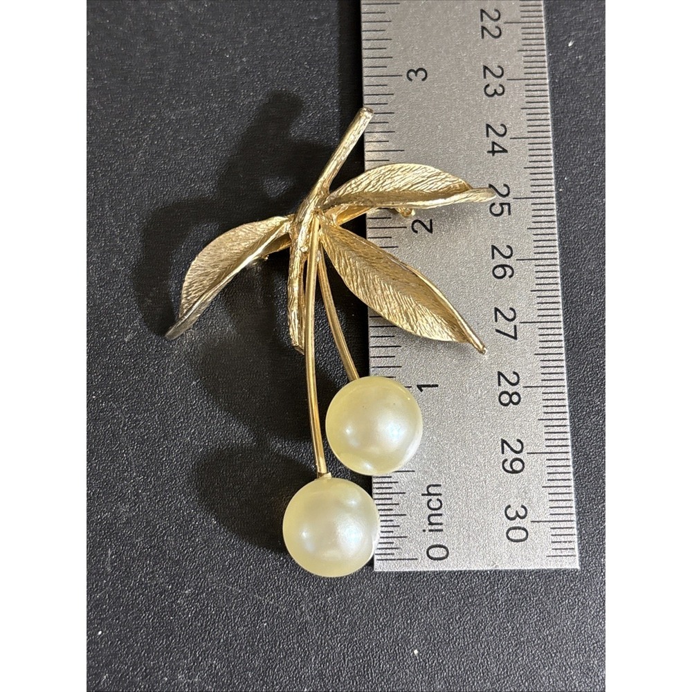 Vintage Art Deco Floral Brooch Faux Pearls Gold Tone 2.75" X  2" PB2 - Picture 4 of 4